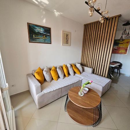 Luda Kuca Apartment บาร์ ภายนอก รูปภาพ