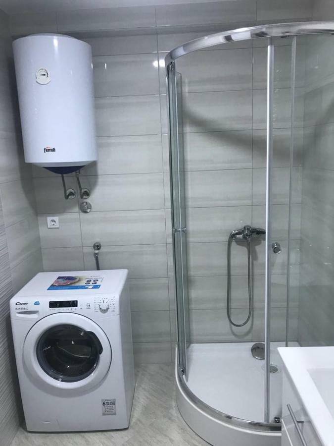 Luda Kuca Apartment บาร์ ภายนอก รูปภาพ