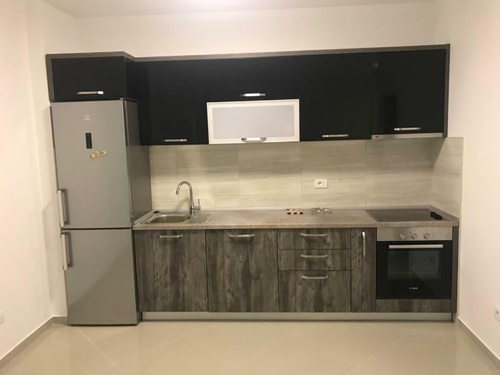 Luda Kuca Apartment บาร์ ภายนอก รูปภาพ